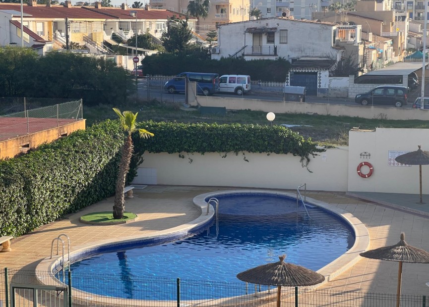 Wiederverkauf - Villa - Torrevieja - aguas nuevas