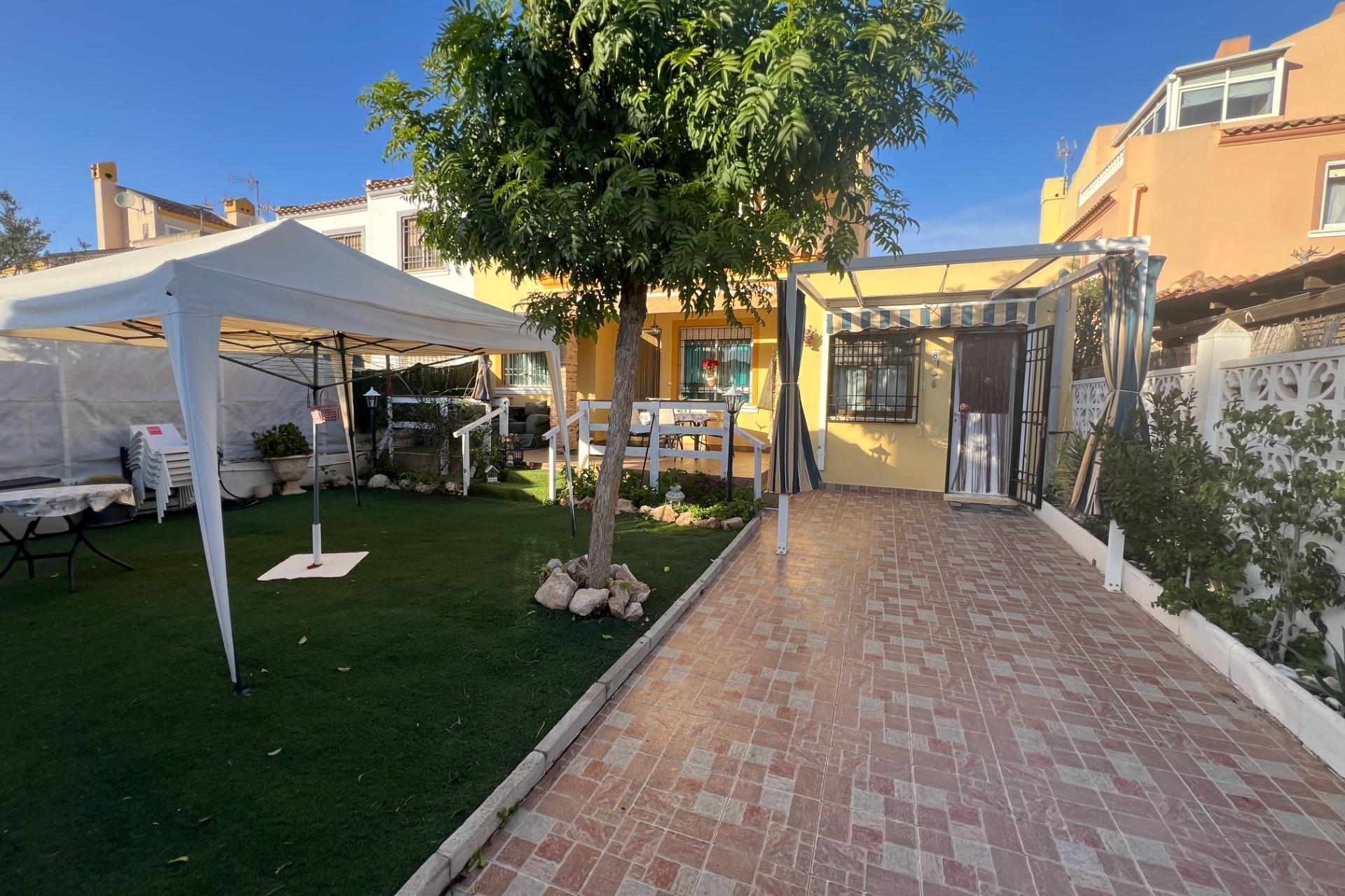 Wiederverkauf - Villa - Torrevieja - aguas nuevas