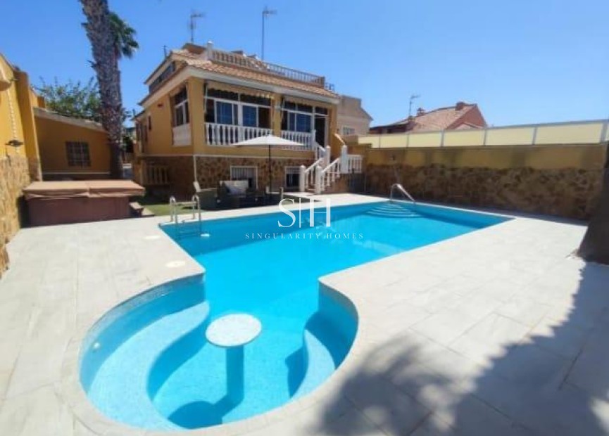Wiederverkauf - Villa - Torrevieja - aguas nuevas