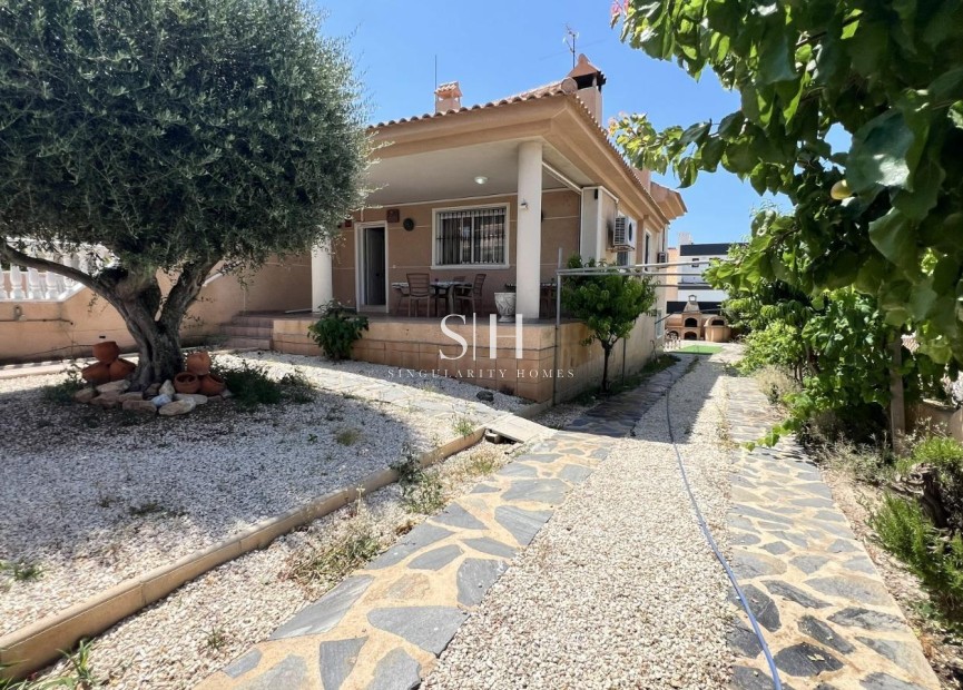 Wiederverkauf - Villa - Torrevieja - aguas nuevas
