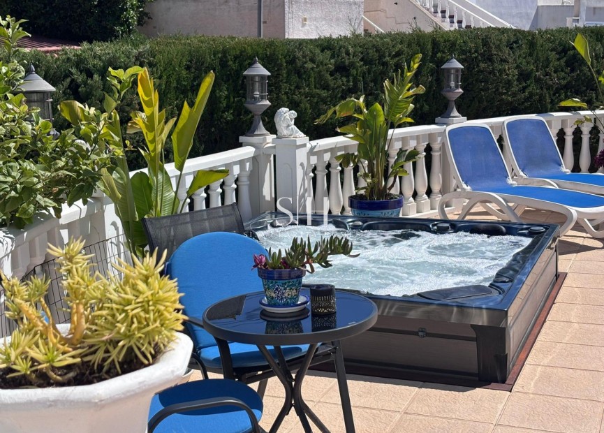 Wiederverkauf - Villa - Torrevieja - Los balcones