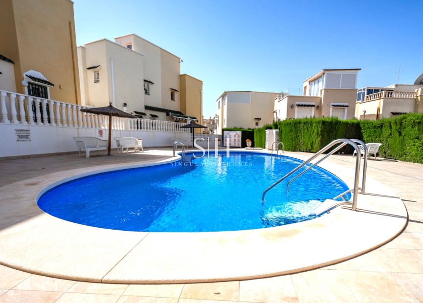 Wiederverkauf - Villa - Torrevieja - Res Valle de los pinos