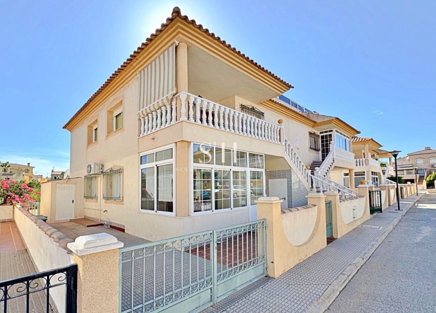 Wiederverkauf - Wohnung - Orihuela Costa - La Zenia
