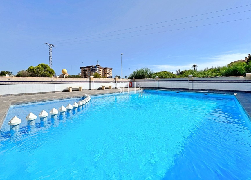 Wiederverkauf - Wohnung - Orihuela Costa - La Zenia