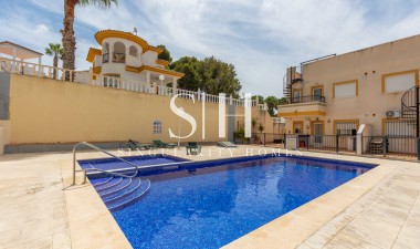 Wohnung - Wiederverkauf - Orihuela Costa - Villamartin