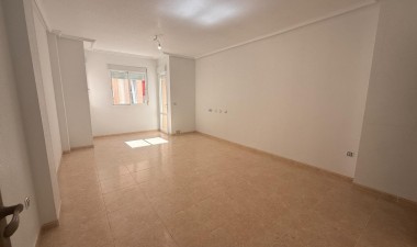 Wohnung - Wiederverkauf - Torrevieja - Centro