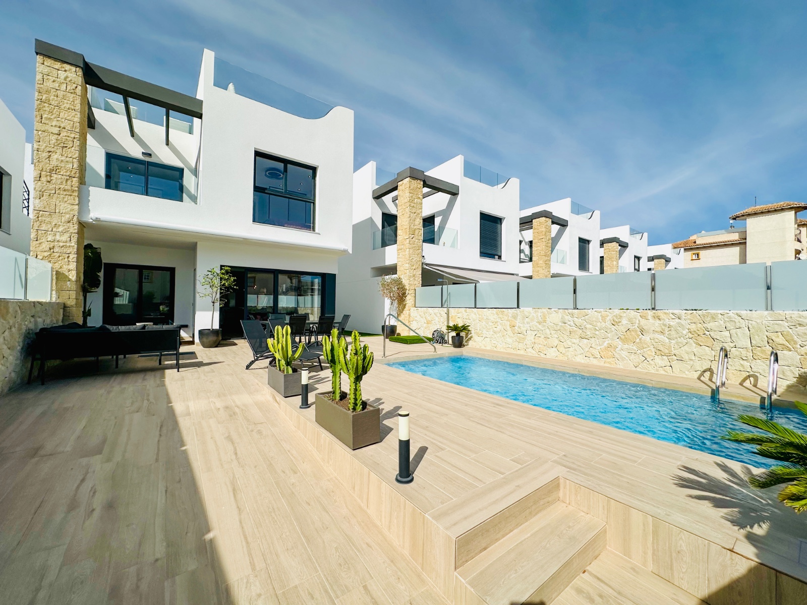 Property Image 3 Property Image 3