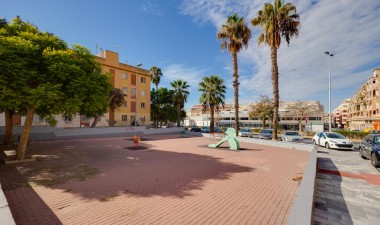 Resale - Apartment / flat - Torrevieja - Costa Blanca