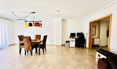 Resale - Apartment / flat - Torrevieja - CENTRE