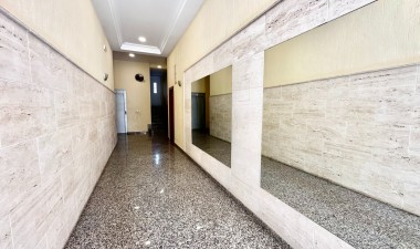 Resale - Apartment / flat - Torrevieja - CENTRE