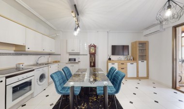 Resale - Apartment / flat - Torrevieja - Playa del Cura