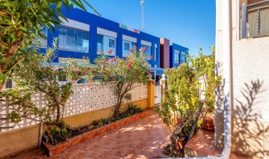 Resale - Bungalow - Torrevieja - aguas nuevas