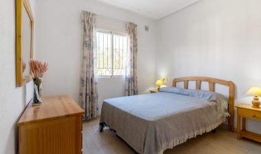 Resale - Bungalow - Torrevieja - aguas nuevas