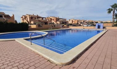 Resale - Apartment / flat - Torrevieja - aguas nuevas