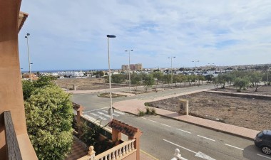 Resale - Apartment / flat - Torrevieja - aguas nuevas