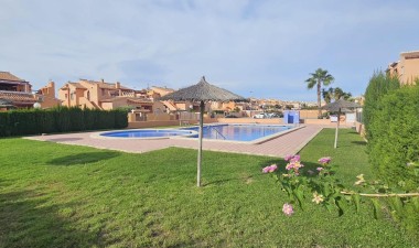 Resale - Apartment / flat - Torrevieja - aguas nuevas