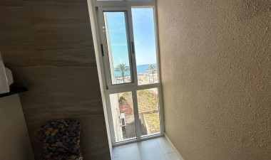 Resale - Apartment / flat - Torrevieja - Paseo Maritimo