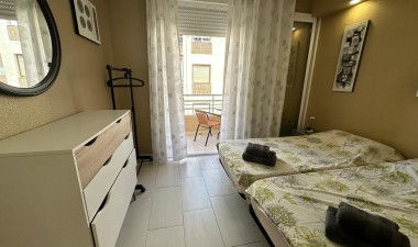 Resale - Apartment / flat - Torrevieja - Paseo Maritimo