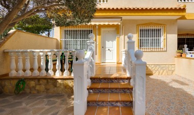 Resale - Villa - Orihuela Costa - Villamartín