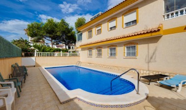 Resale - Villa - Orihuela Costa - Villamartín