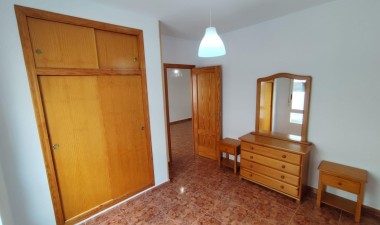 Resale - Apartment / flat - Torrevieja - Estacion De Autobuses