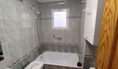 Resale - Apartment / flat - Torrevieja - Estacion De Autobuses