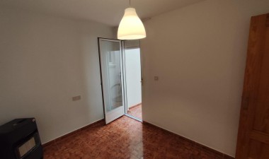 Resale - Apartment / flat - Torrevieja - Estacion De Autobuses