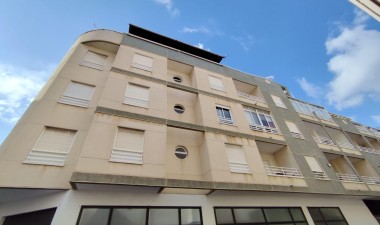 Resale - Apartment / flat - Torrevieja - Estacion De Autobuses