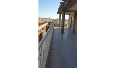 Odsprzedaż - Mieszkanie w bloku - Torrevieja - Centro