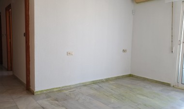 Resale - Apartment / flat - Torrevieja - Centro