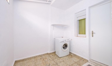 Resale - Bungalow - Torrevieja - Playa De Los Naufragos