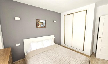 Resale - Apartment / flat - Torrevieja - Estacion De Autobuses