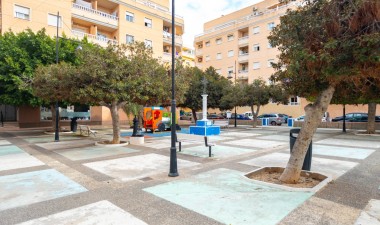 Resale - Apartment / flat - Torrevieja - Centro