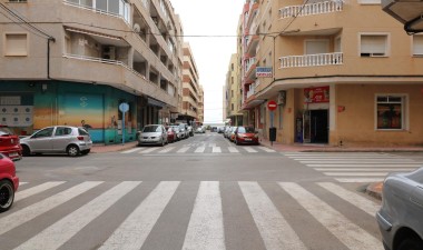 Resale - Apartment / flat - Torrevieja - Acequion