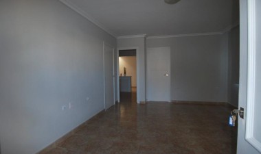 Resale - Villa - Torrevieja - La Siesta - El Salado - Torreta