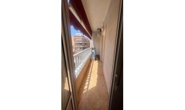 Resale - Apartment / flat - Torrevieja - Centro