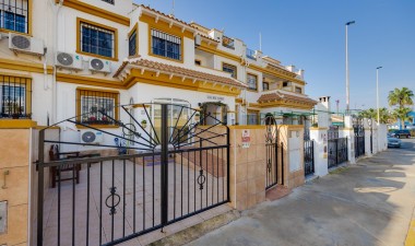 Resale - Town House - Torrevieja - Aguas Nuevas 2