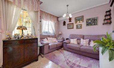 Resale - Town House - Torrevieja - Aguas Nuevas 2