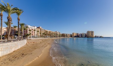 Resale - Apartment / flat - Torrevieja - Playa del Cura