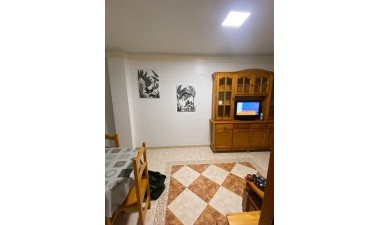 Resale - Apartment / flat - Torrevieja - Playa de los Locos