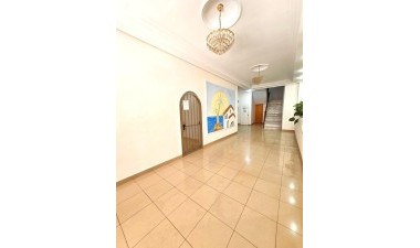 Resale - Apartment / flat - Torrevieja - Centro