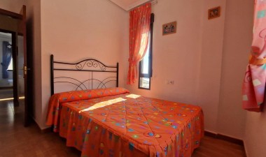 Resale - Bungalow - Torrevieja - Aguas nuevas 1