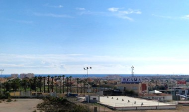 Resale - Bungalow - Torrevieja - Aguas nuevas 1