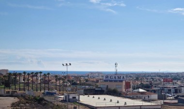 Resale - Bungalow - Torrevieja - Aguas nuevas 1