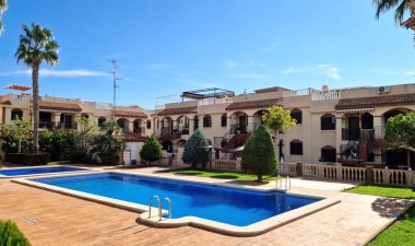 Resale - Bungalow - Torrevieja - Aguas nuevas 1