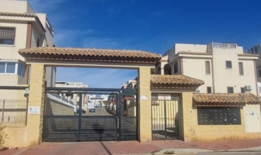 Resale - Bungalow - Torrevieja - Aguas nuevas 1