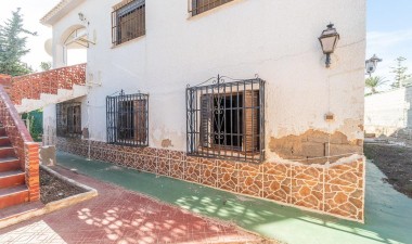 Resale - Villa - Orihuela Costa - Punta Prima