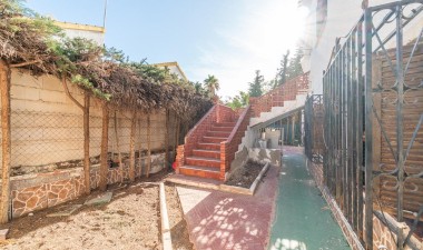 Resale - Villa - Orihuela Costa - Punta Prima