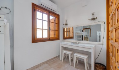 Resale - Apartment / flat - Torrevieja - Playa de los Locos