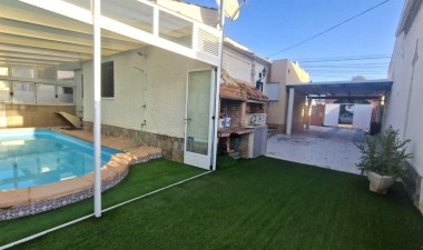 Resale - Villa - Torrevieja - San Luis